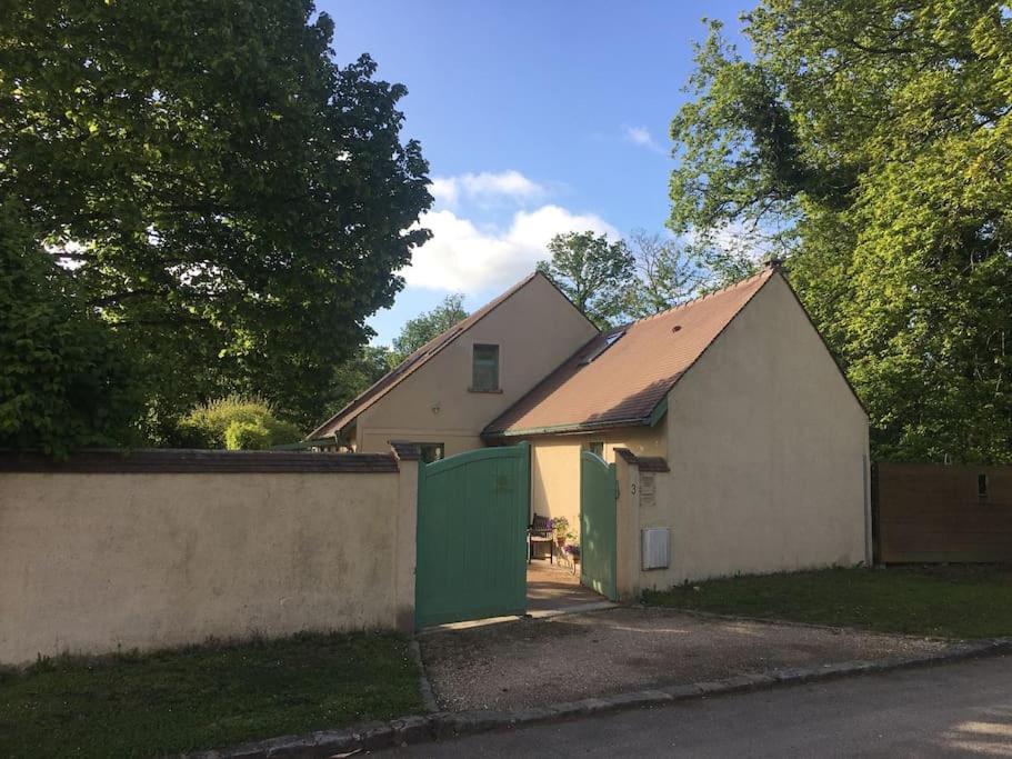 Gite D'Etape Du Tilleul, 4-8 Personnes La Celle-les-Bordes Eksteriør bilde